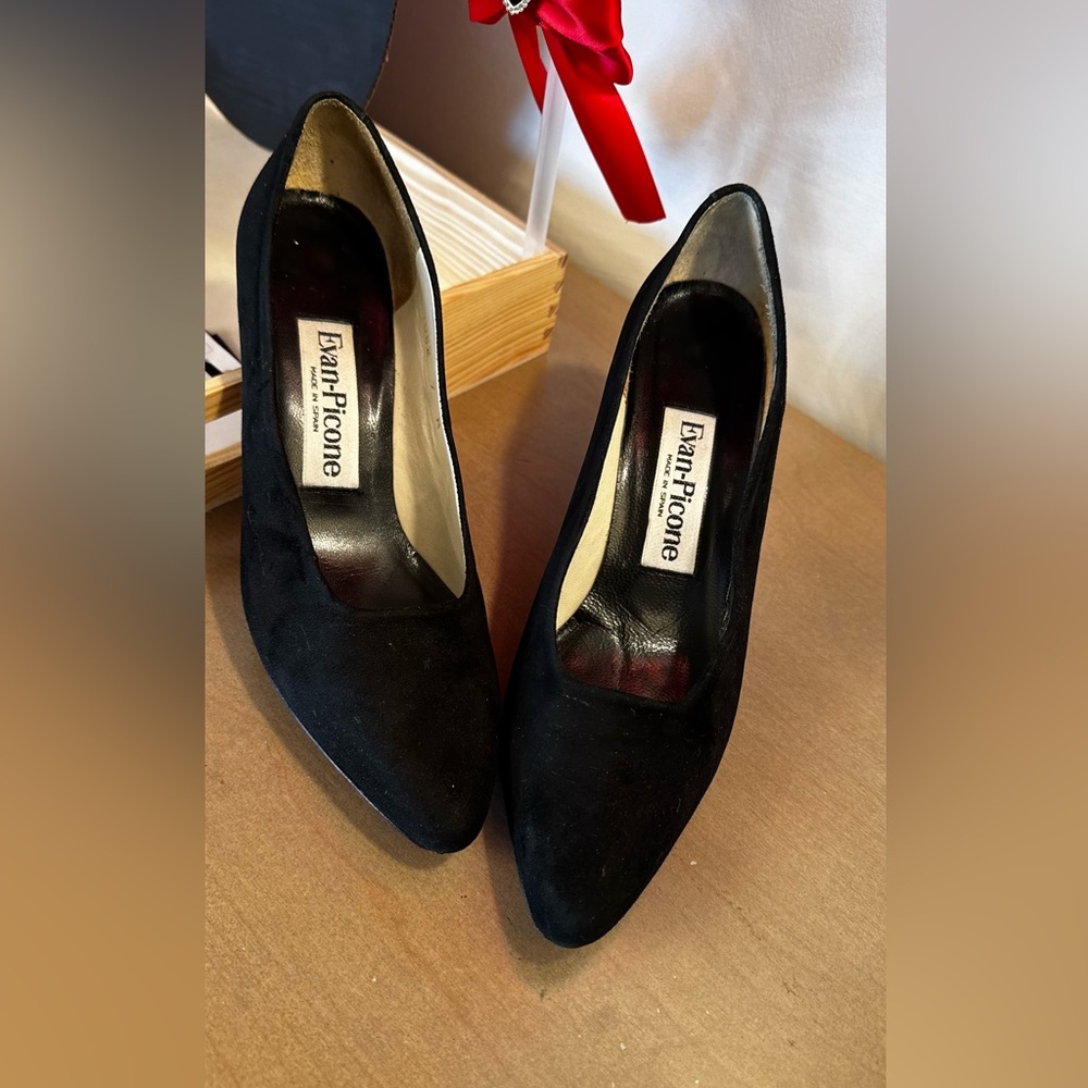 Evan Picone Black Heels